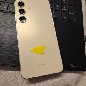 Samsung galaxy s24 phone